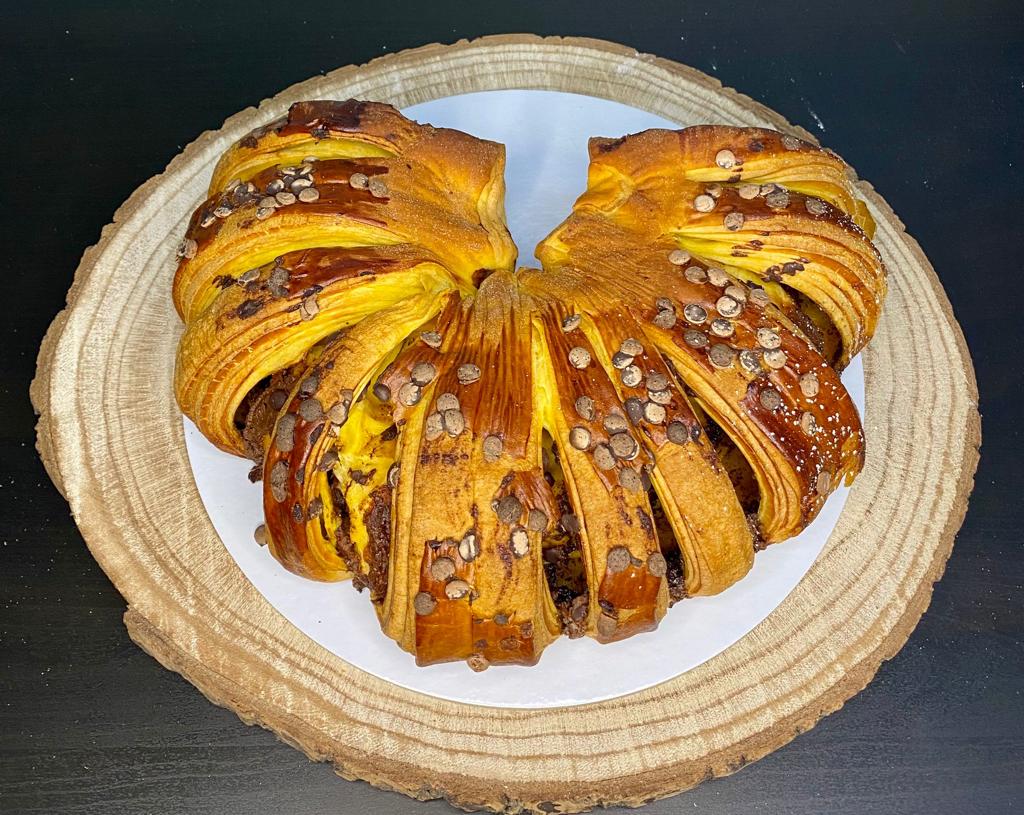Bolo Rei Folhado Chocolate e Avela